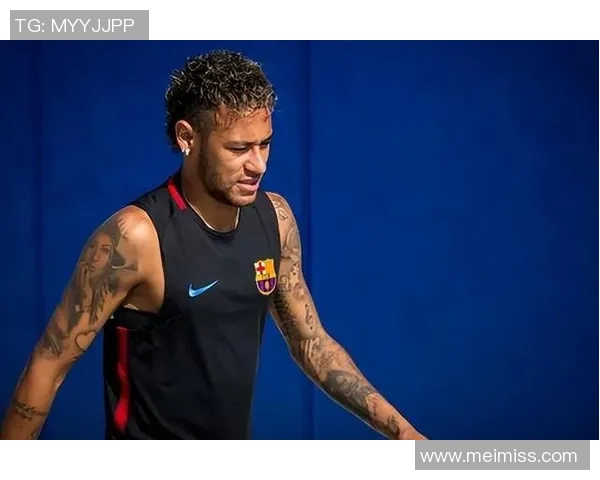 足球球星穿刺客品牌新风潮引领时尚潮流探究其背后的独特魅力与设计理念